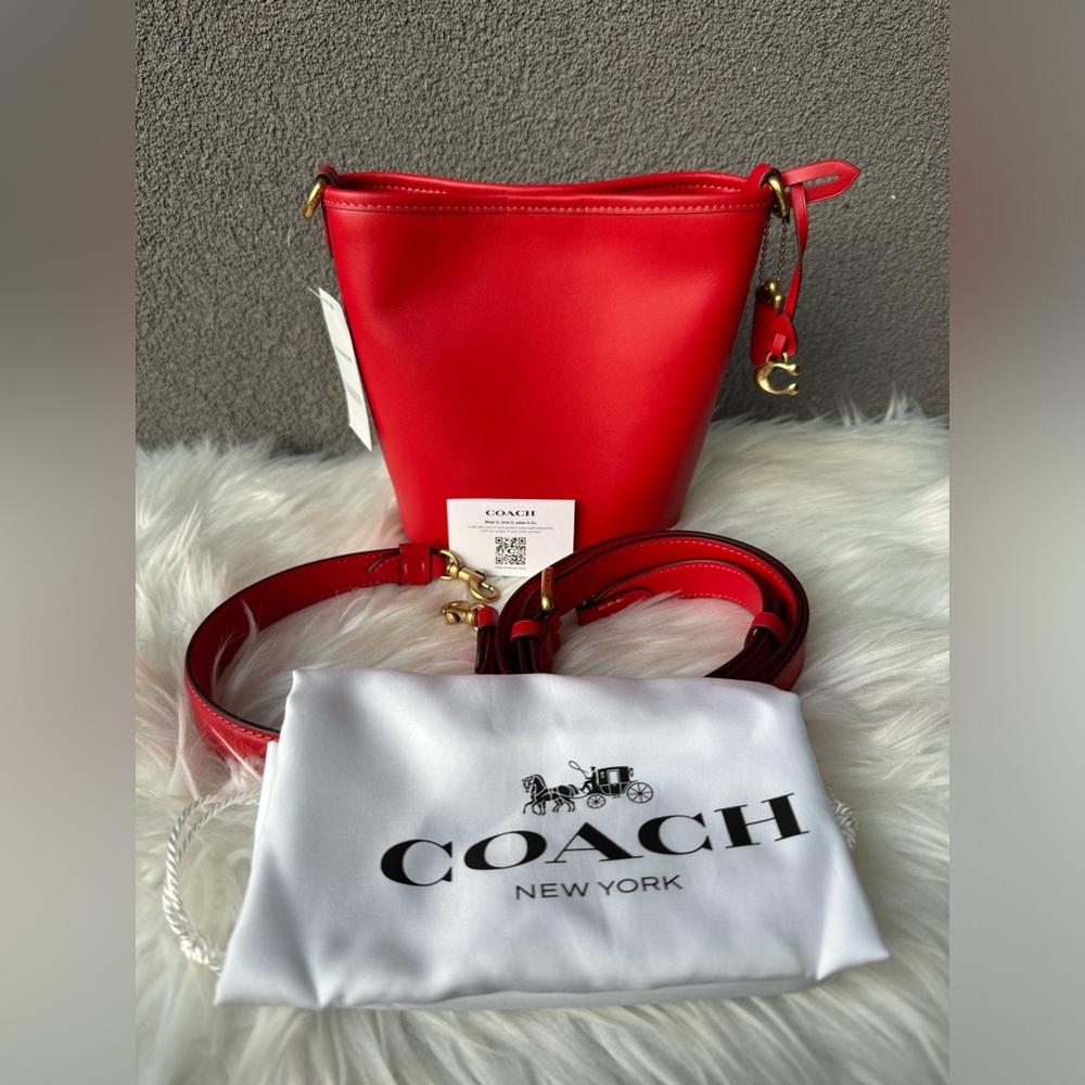 DAKOTA BUCKET BAG 16